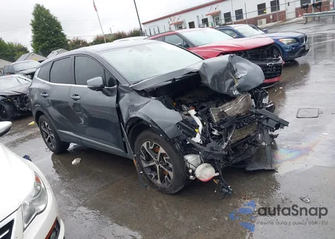 2024 Kia Sportage Ex z USA, uszkodzony, nr VIN KNDPV3DFXR7217687